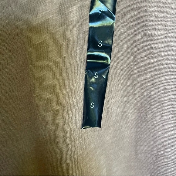 Banana Republic Factory v-neck beaded NWT shirt sleeve tee size small - Picture 8 of 11